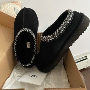 UGG Tasman Slipper Black